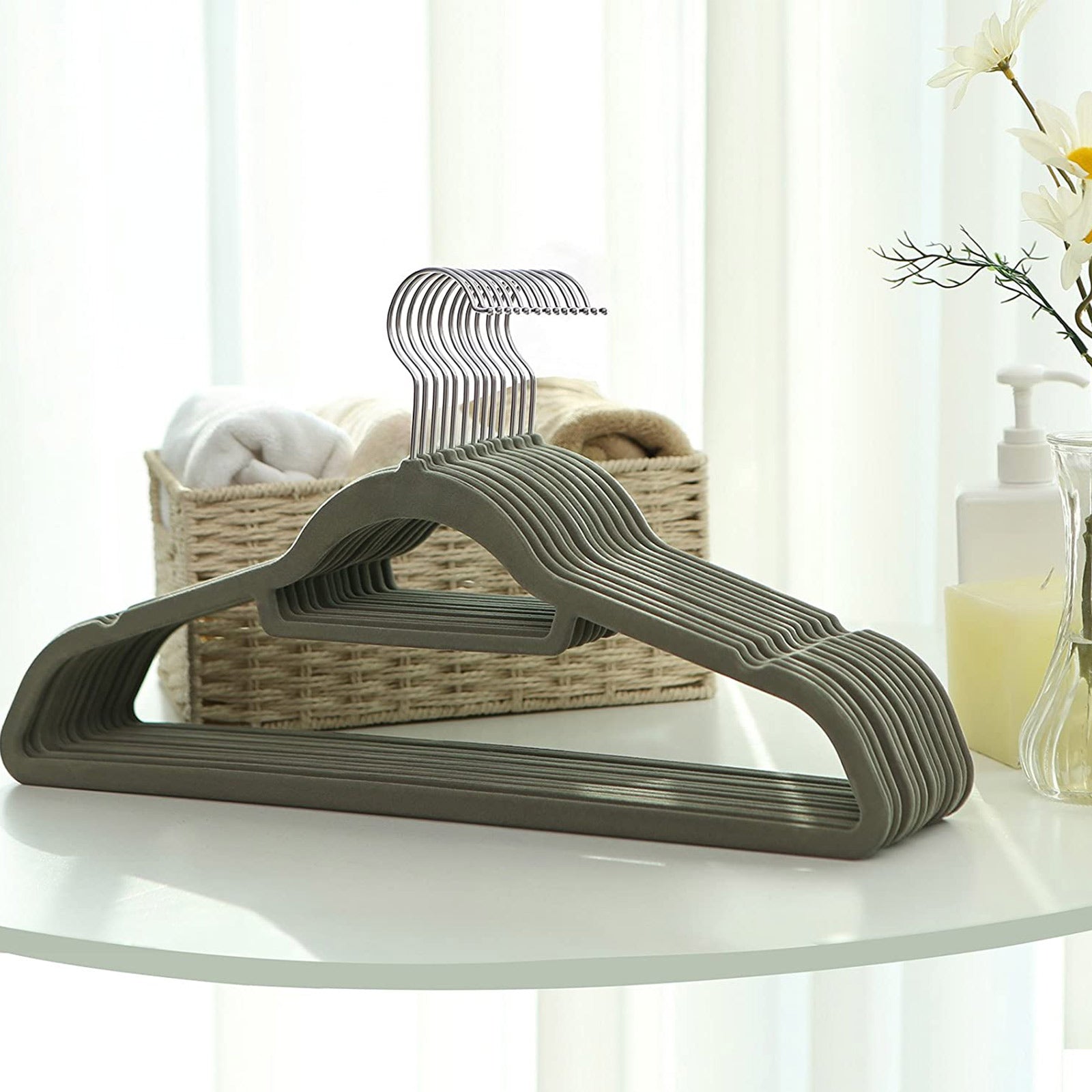 Uppsättning av 100 klädhängare