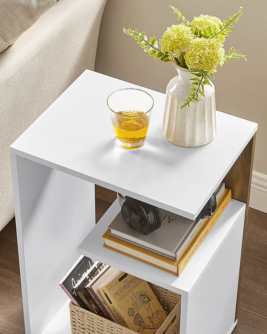 Sidobord – Modern design med förvaringsutrymme – Brunvit