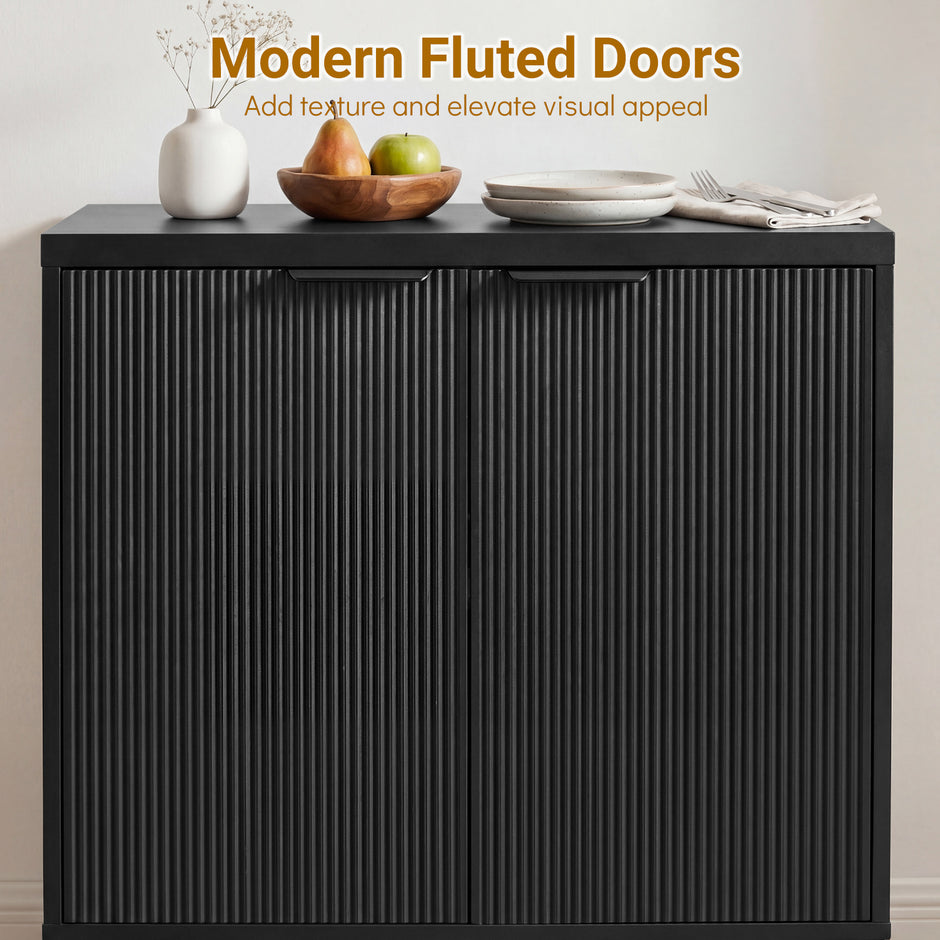 Förvaringsskåp, – sideboard i trä med räfflade dörrar och stabil metallställning