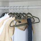 Uppsättning av 100 klädhängare