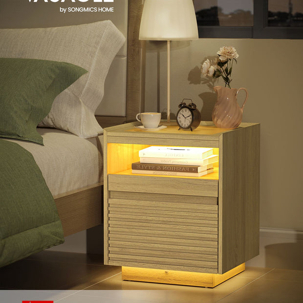 Sängbord med LED-belysning och utdragbar hylla i natur ek