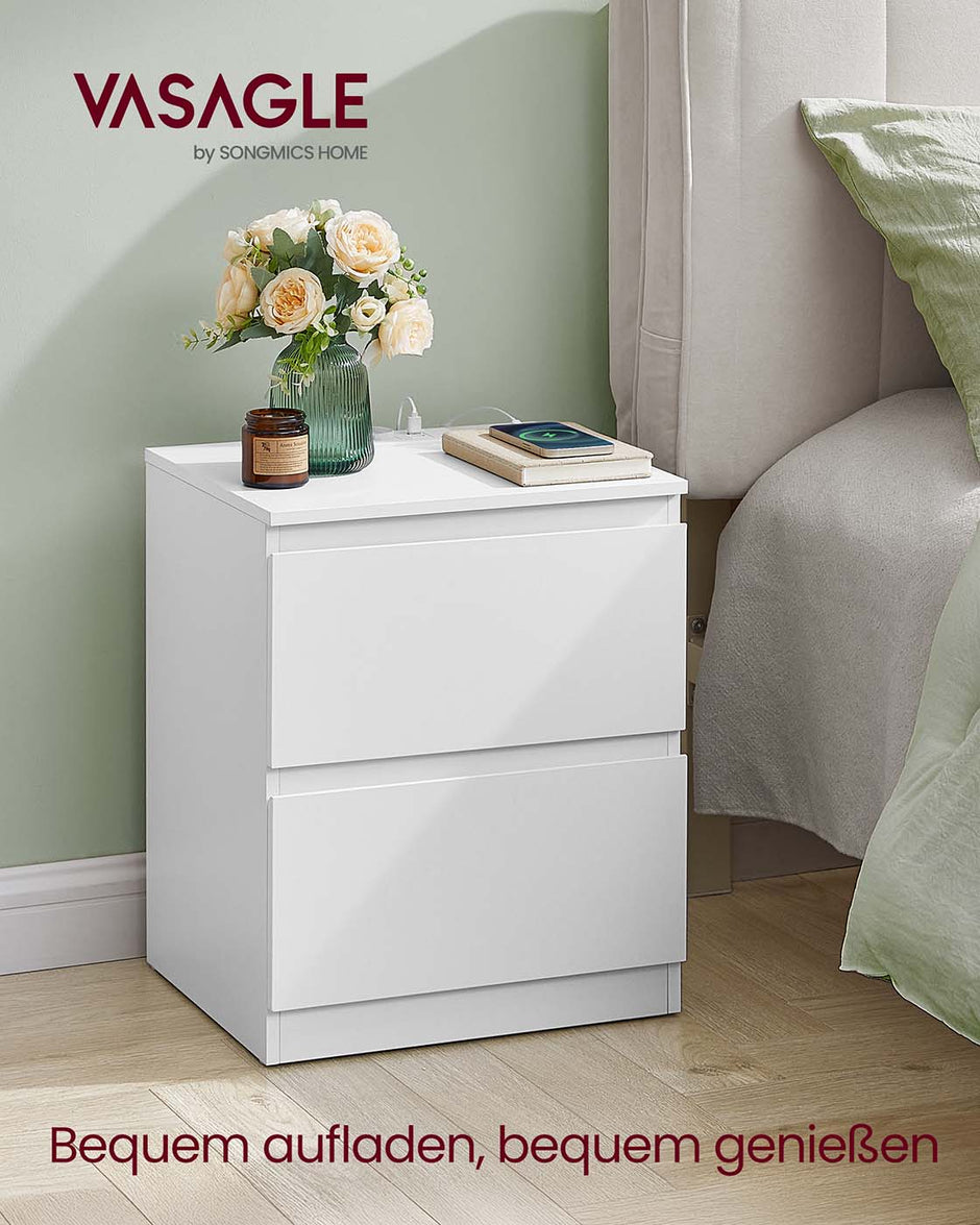 Sängbord med uttag och lådor – Cloud White
