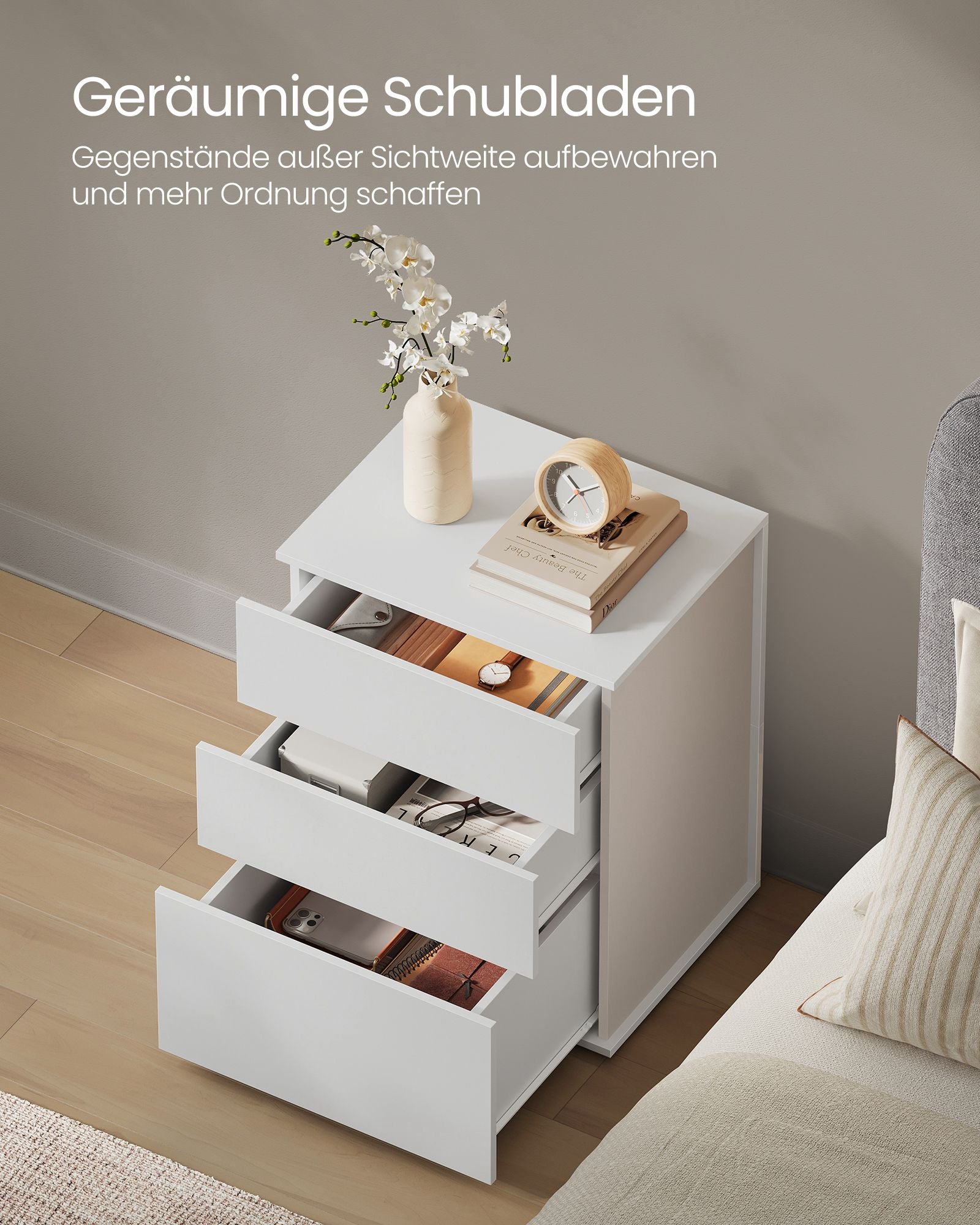 Sängbord – 3 lådor – matt vit och cappuccino beige
