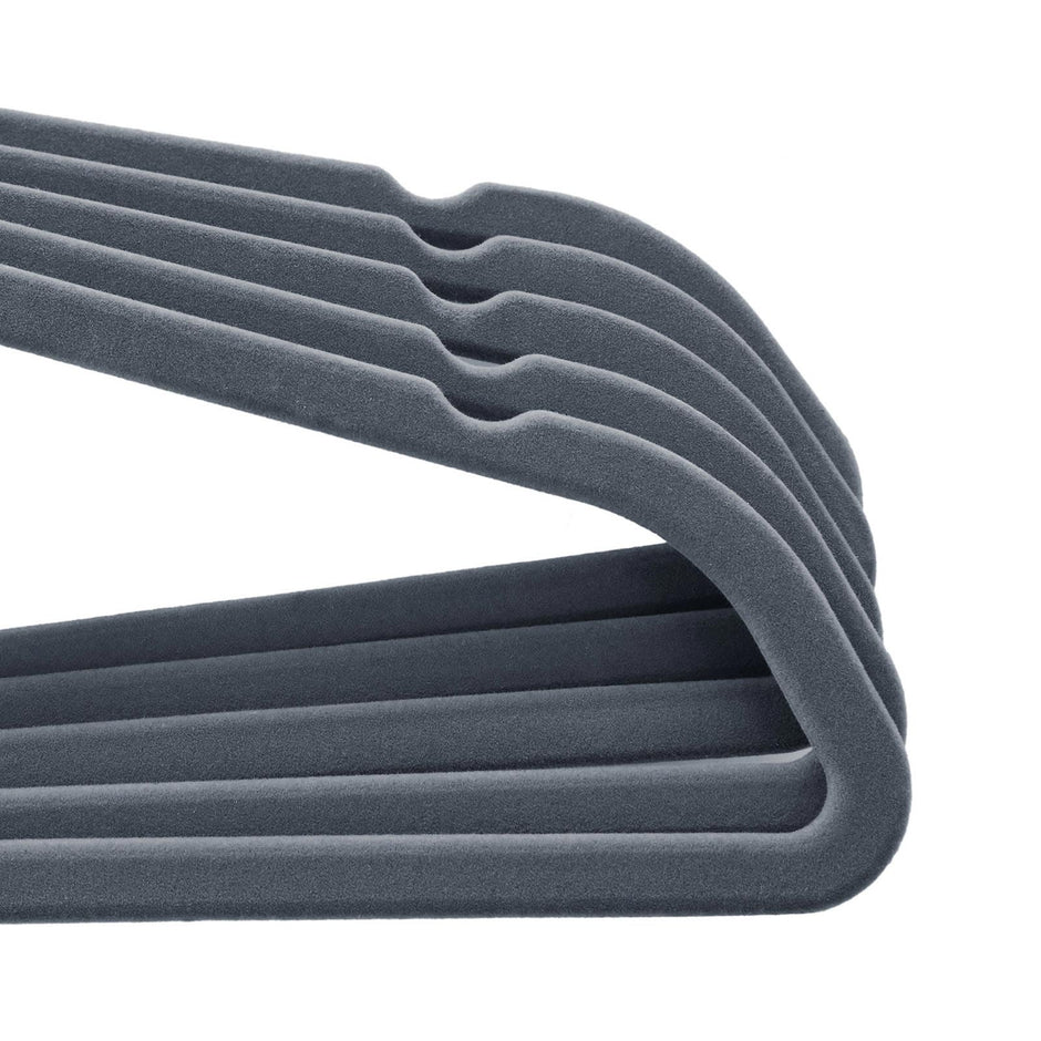 Set med 100 sammetshängare – lyxig look – ljusgrå