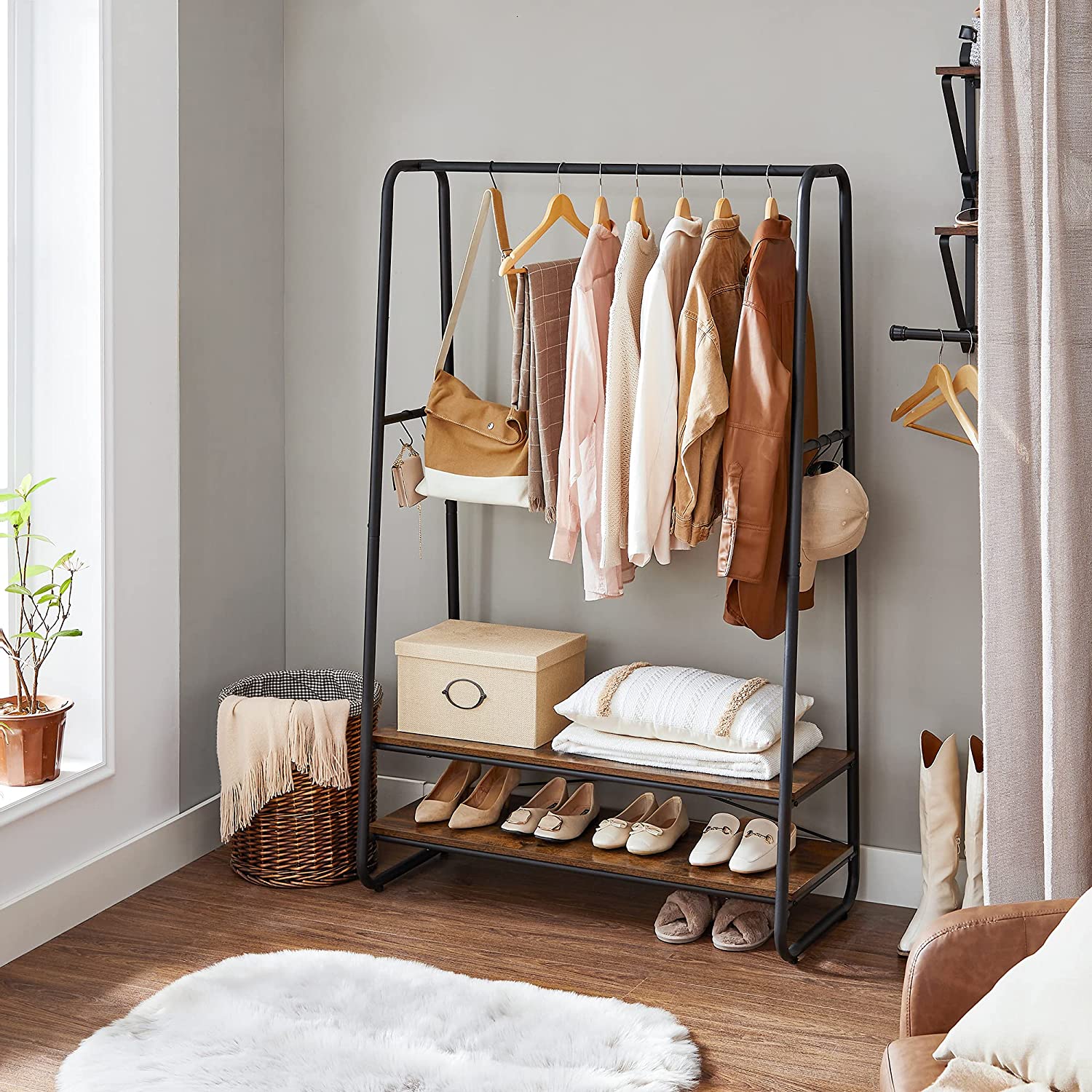 Klädställ - kappställ - garderob - 2 hyllor - stålram - brun/svart