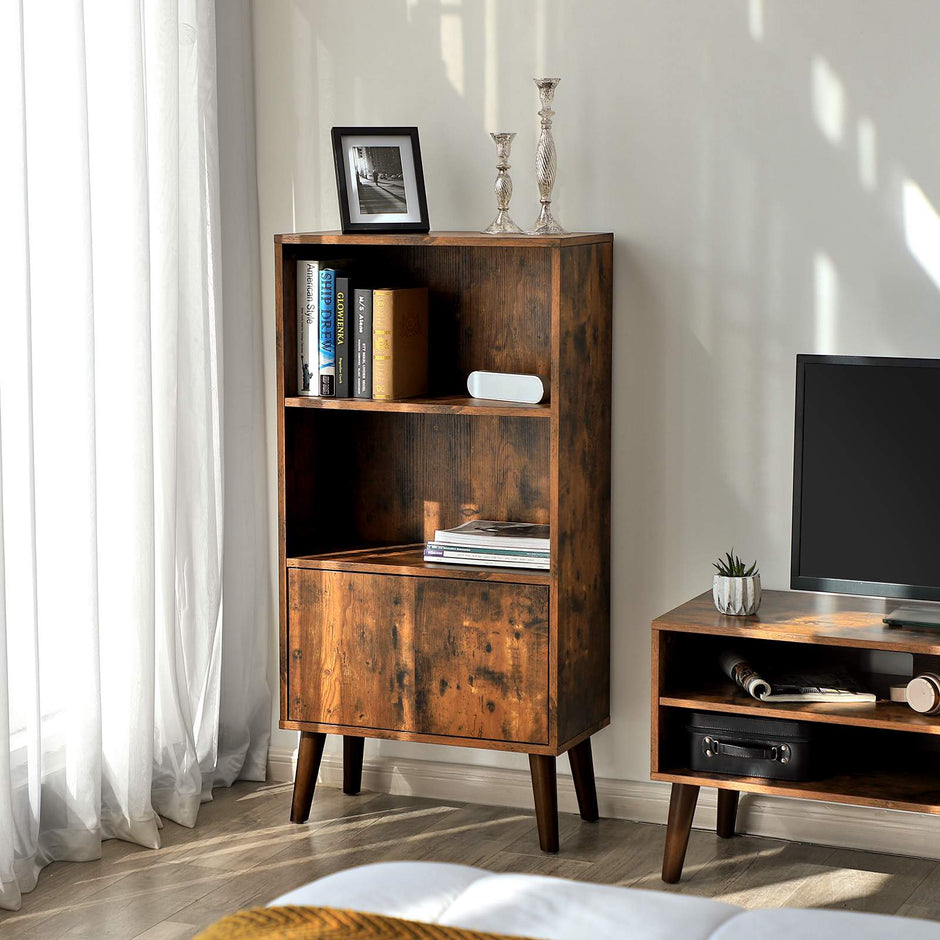 Bokhylla – Retrodesign med dörrar – Trälook/brun