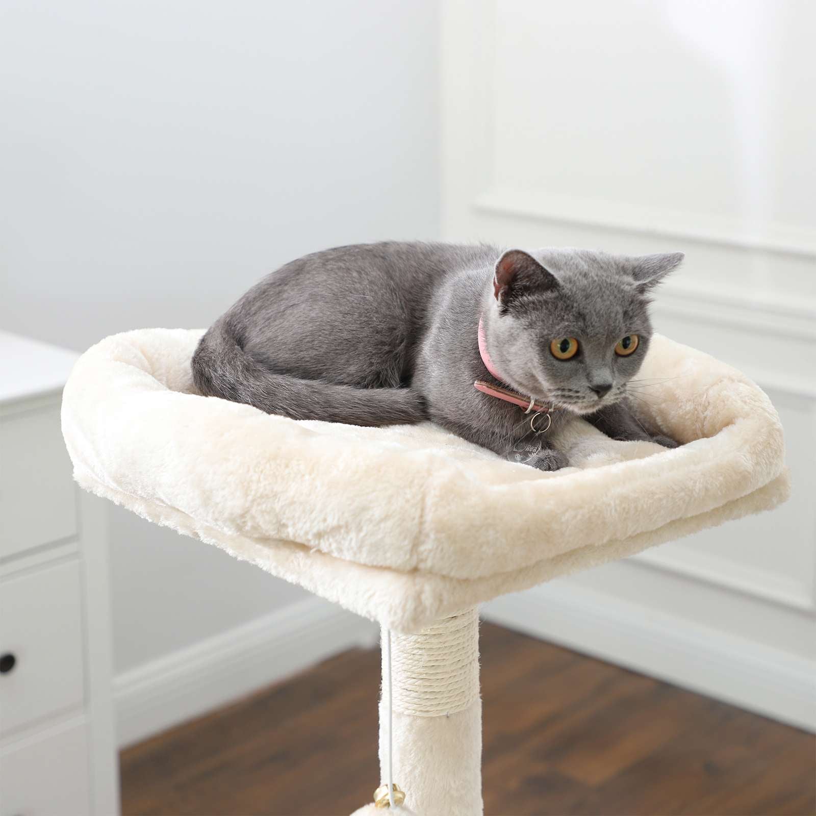 Scratching Post - med solstol - 110 cm - beige
