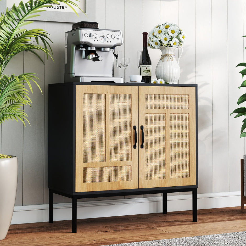 Rattanskåp – med faldigt justerbart hyllsystem och dörrar Boho buffé accentskåp – 3 2 – Svart