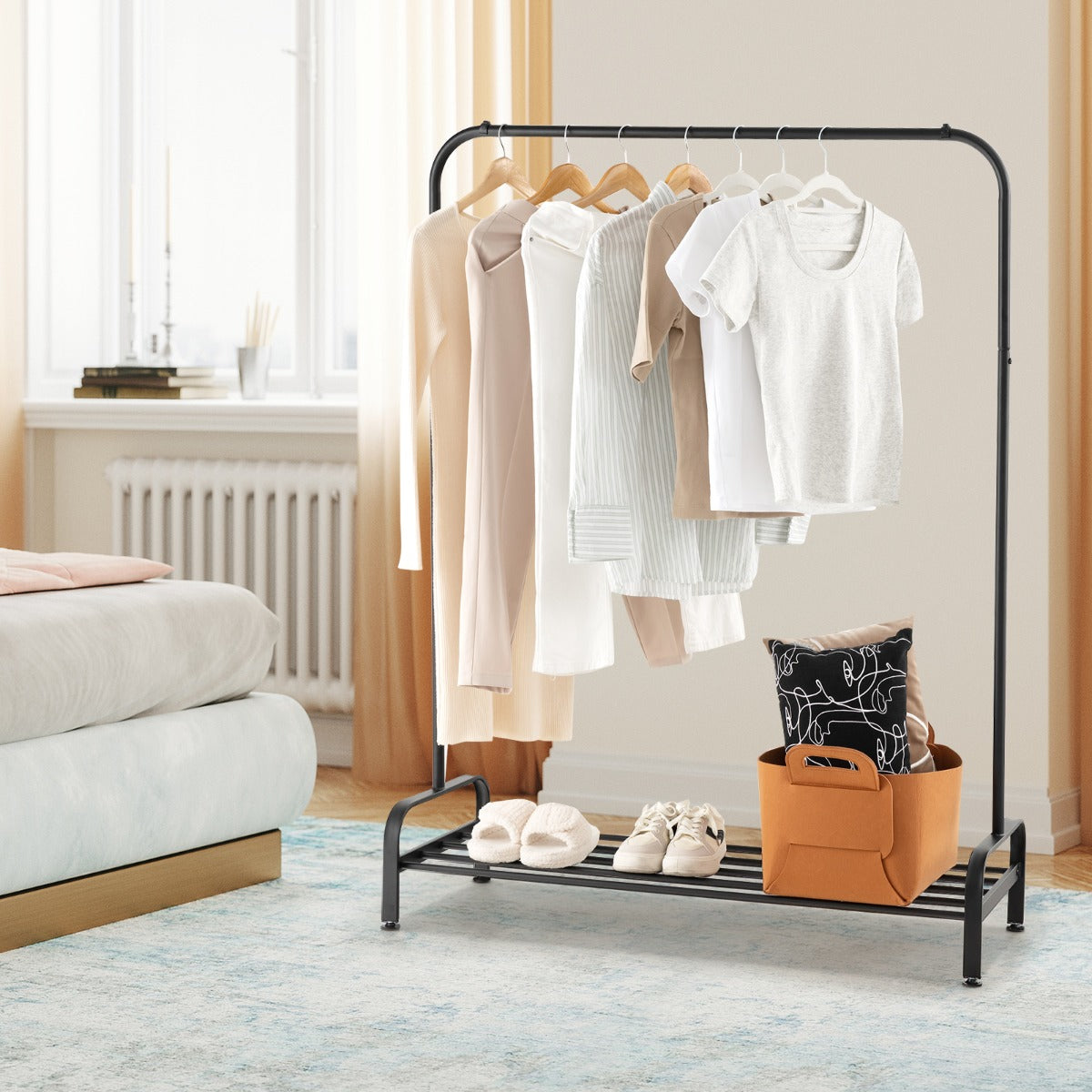 Klädställ – med justerbara fötter och klädstång förvaringsfack – 112 x 42 x 145 cm – Svart