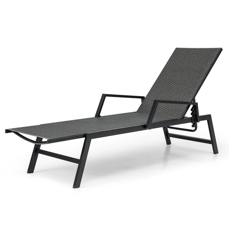Solstol – Trädgårdsstol i rotting med justerbart ryggstöd och armstöd – 167-193 x 59 x 33-93 cm – Brun